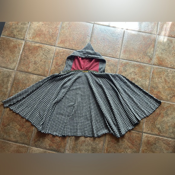 Cape en lainage. Small. - Picture 4 of 4